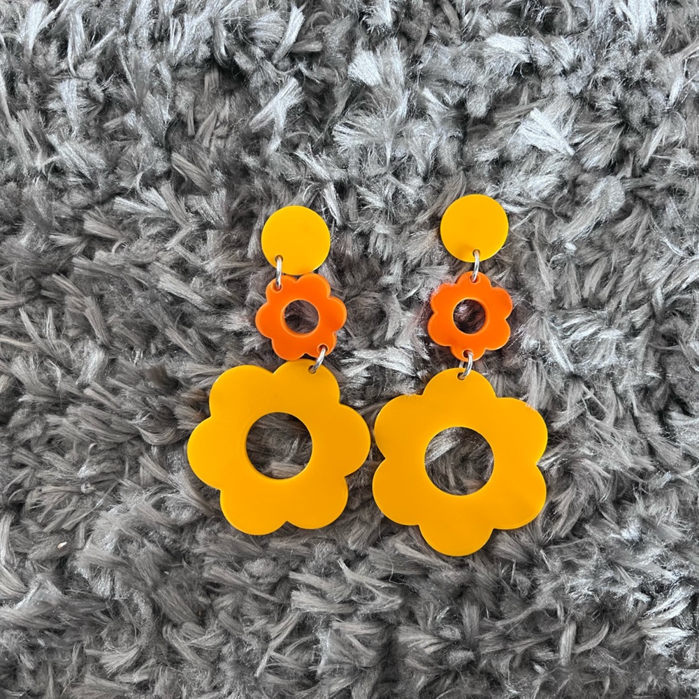 Floral earrings with backings. Super cute for spring time or themed party
